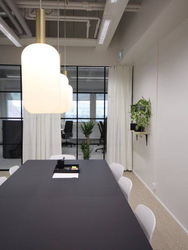 Toimiston neuvottelutila Oulussa.