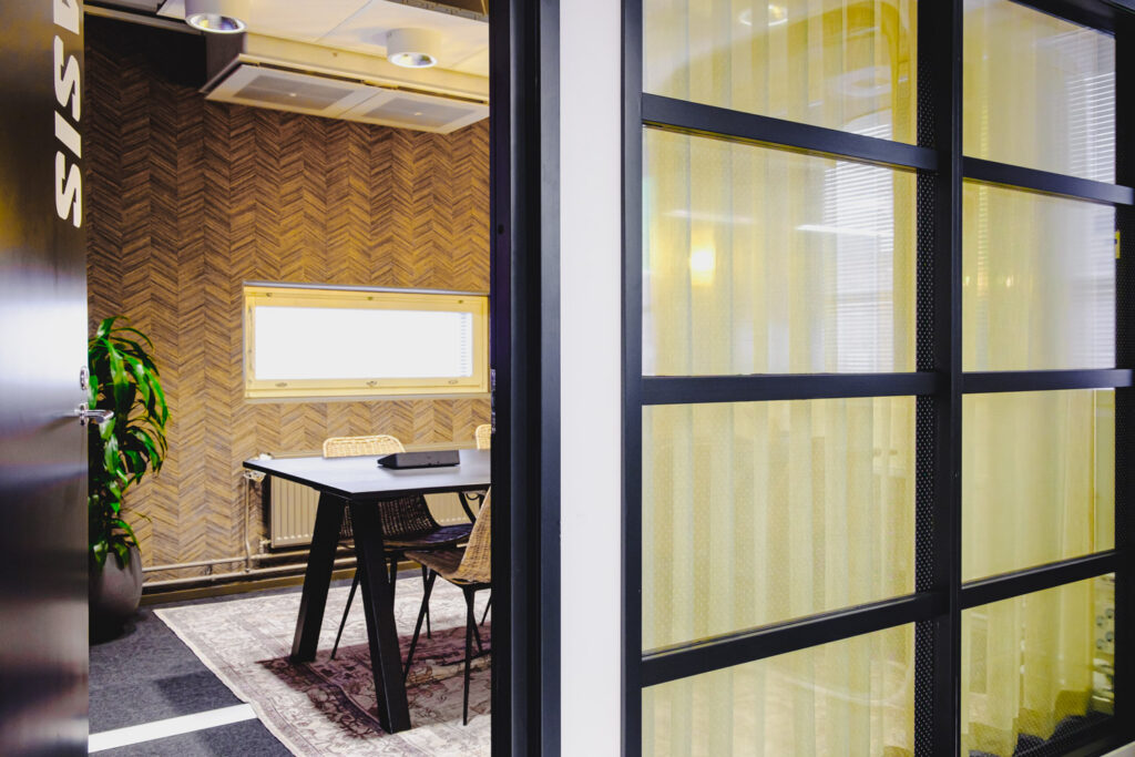 Verhosuunnittelu pelialan yritykselle, Helsinki – Mariel Interior.