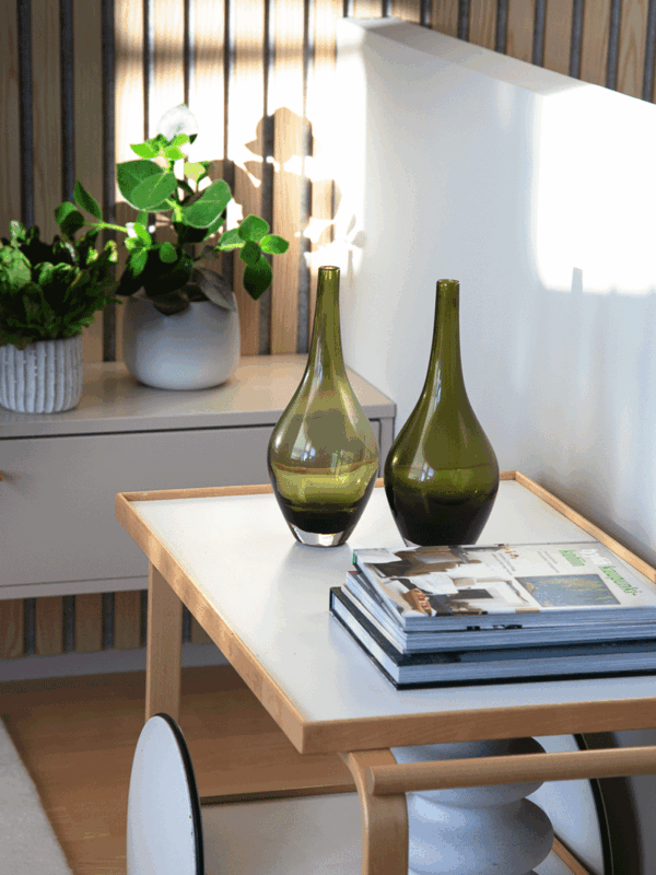 sisustussuunnittelu-omakotitalo-klaukkala-lipasto-tarjoiilupoyta